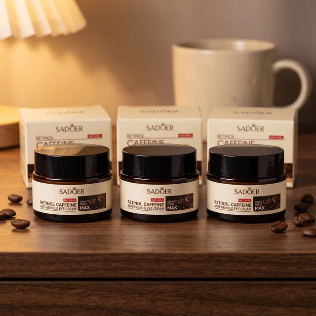 Los tres frascos del contorno de ojos con sus cajas